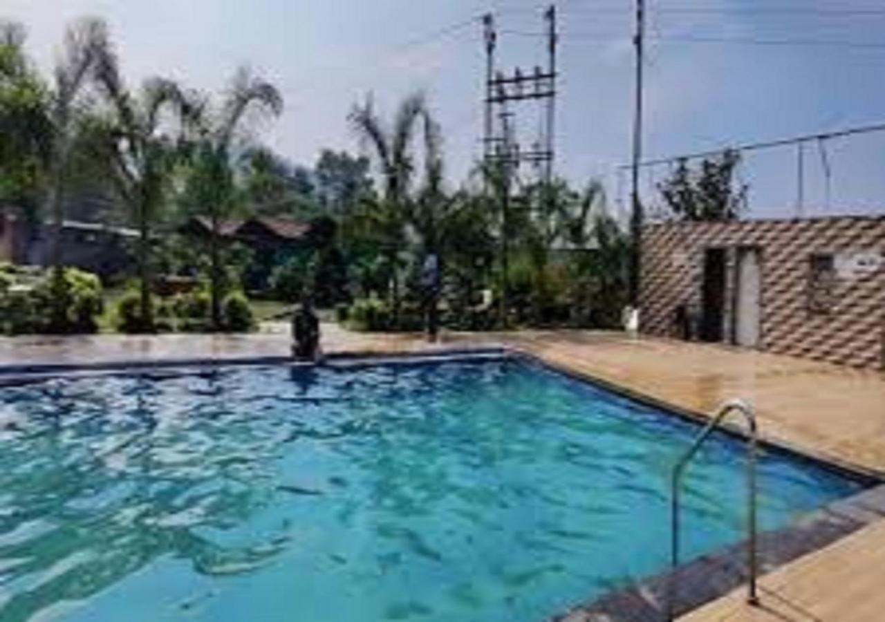 Hotel Metro Palace Resort Karjat Eksteriør bilde