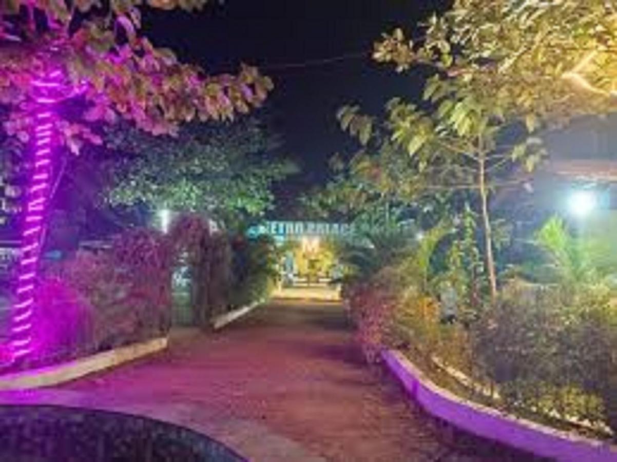 Hotel Metro Palace Resort Karjat Eksteriør bilde