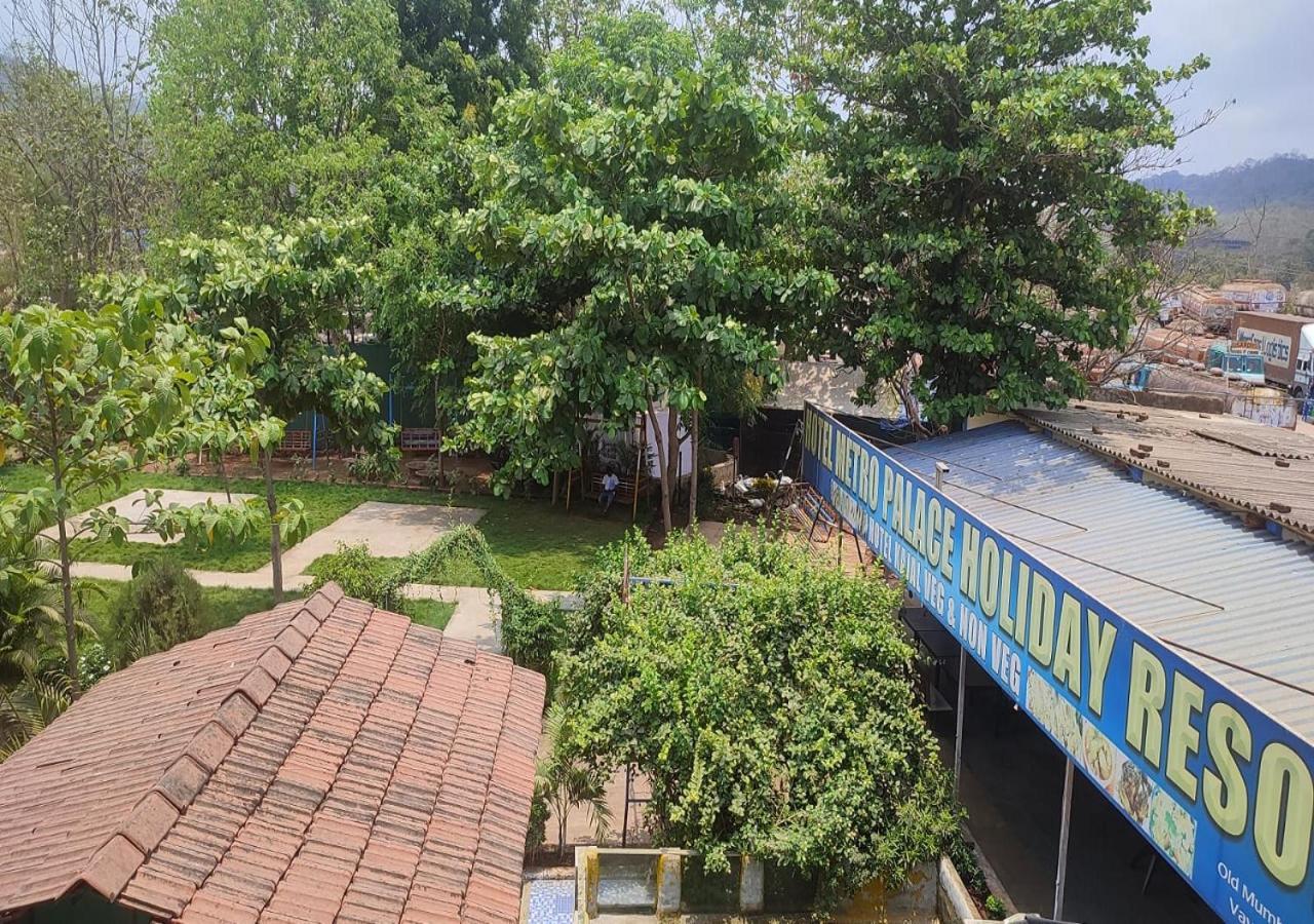 Hotel Metro Palace Resort Karjat Eksteriør bilde