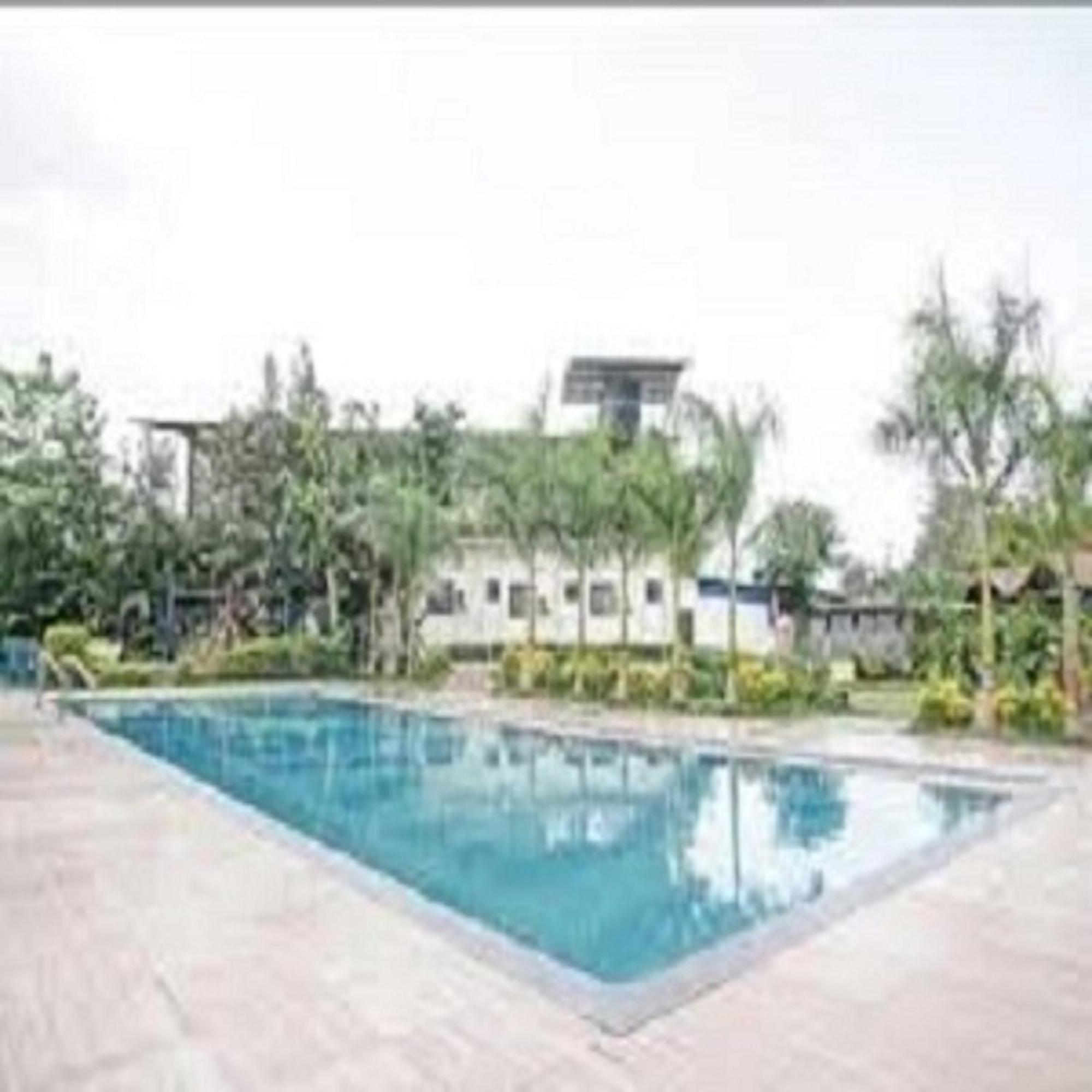 Hotel Metro Palace Resort Karjat Eksteriør bilde