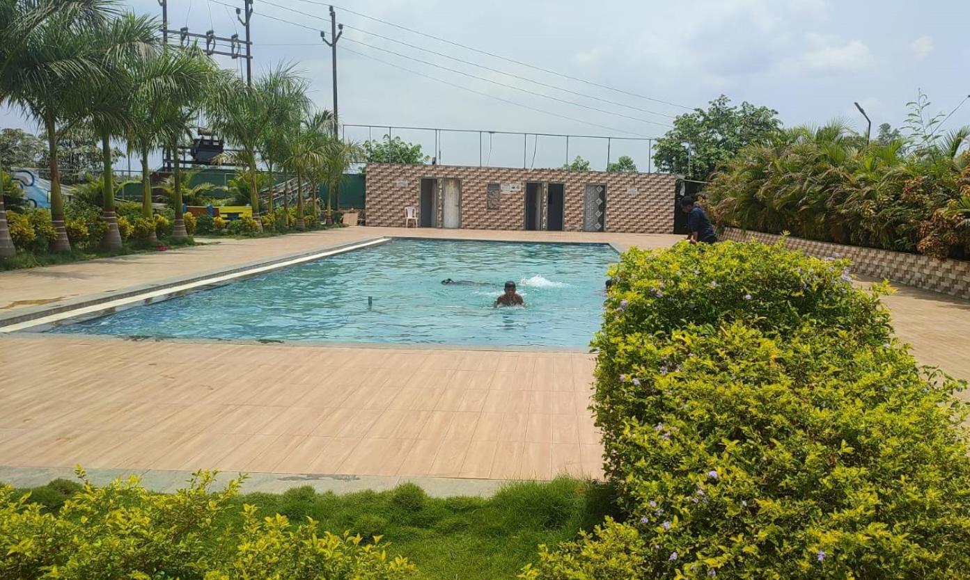 Hotel Metro Palace Resort Karjat Eksteriør bilde