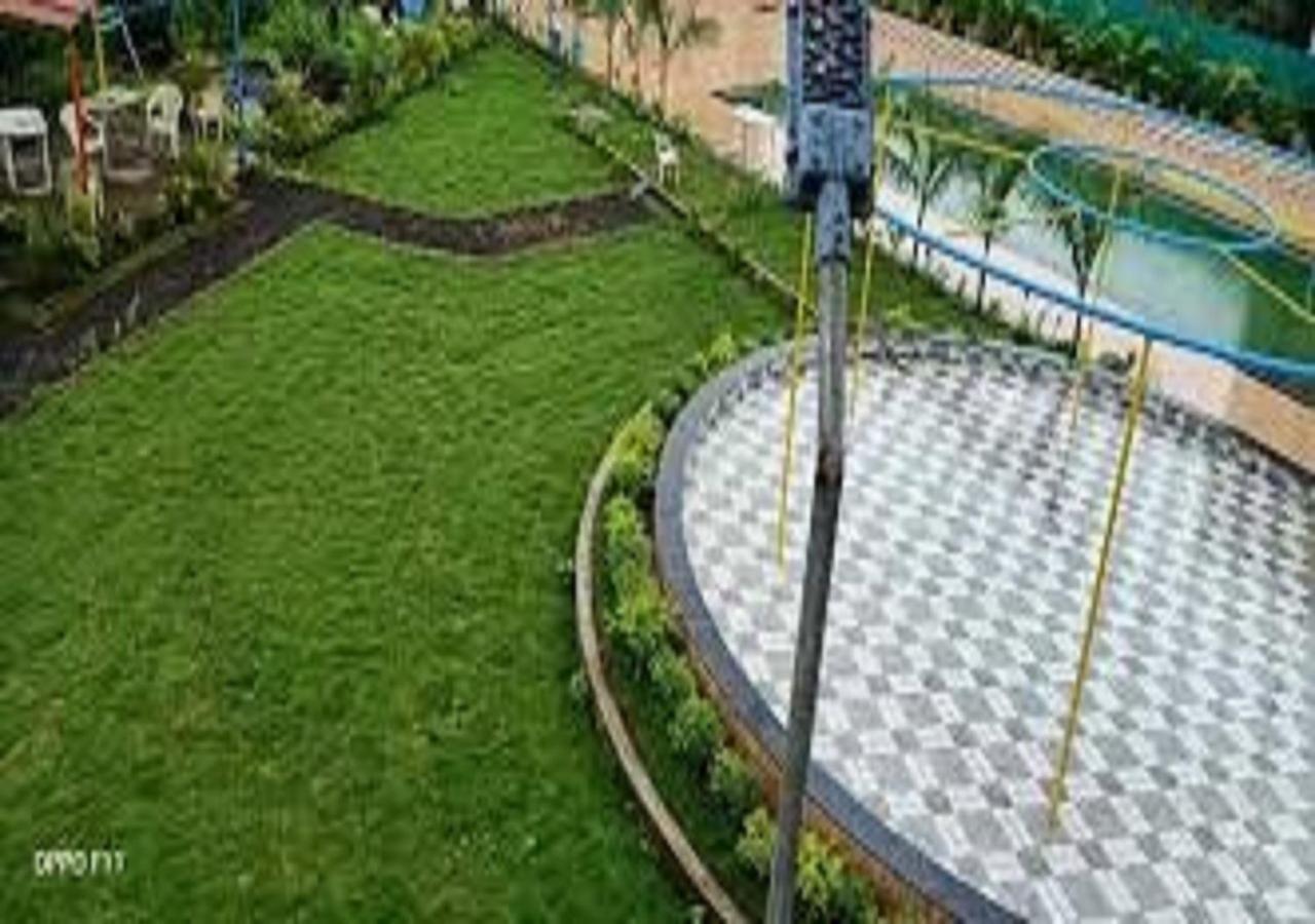 Hotel Metro Palace Resort Karjat Eksteriør bilde