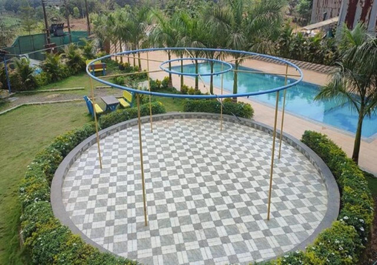 Hotel Metro Palace Resort Karjat Eksteriør bilde