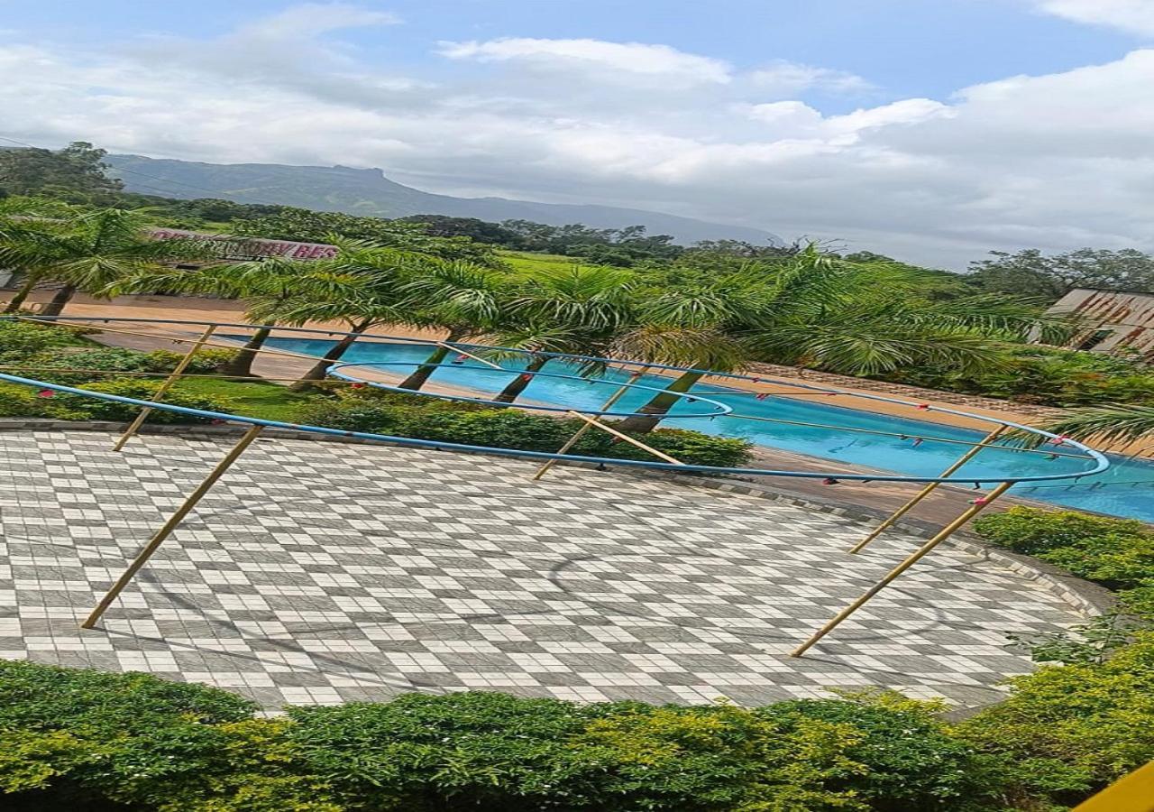 Hotel Metro Palace Resort Karjat Eksteriør bilde
