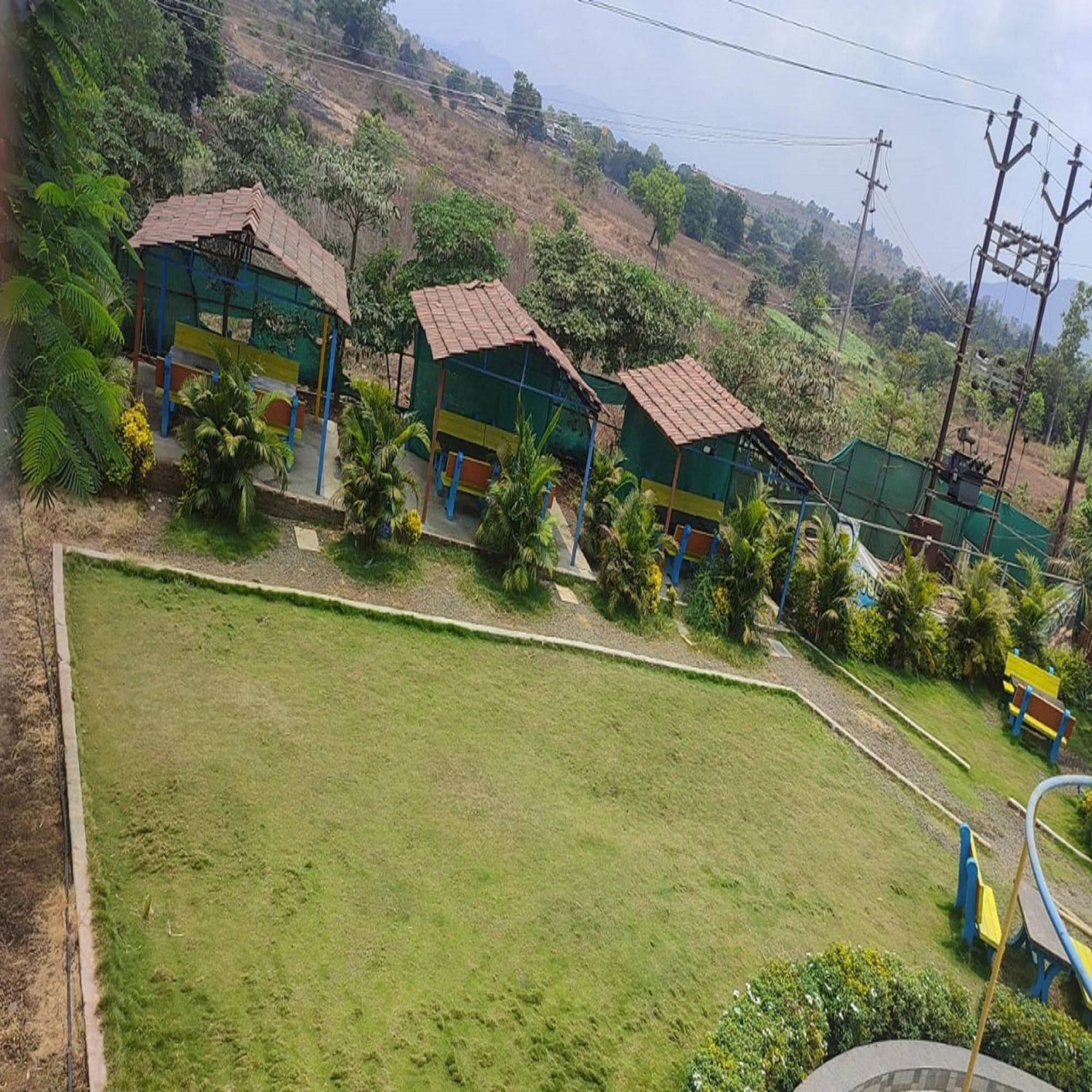 Hotel Metro Palace Resort Karjat Eksteriør bilde
