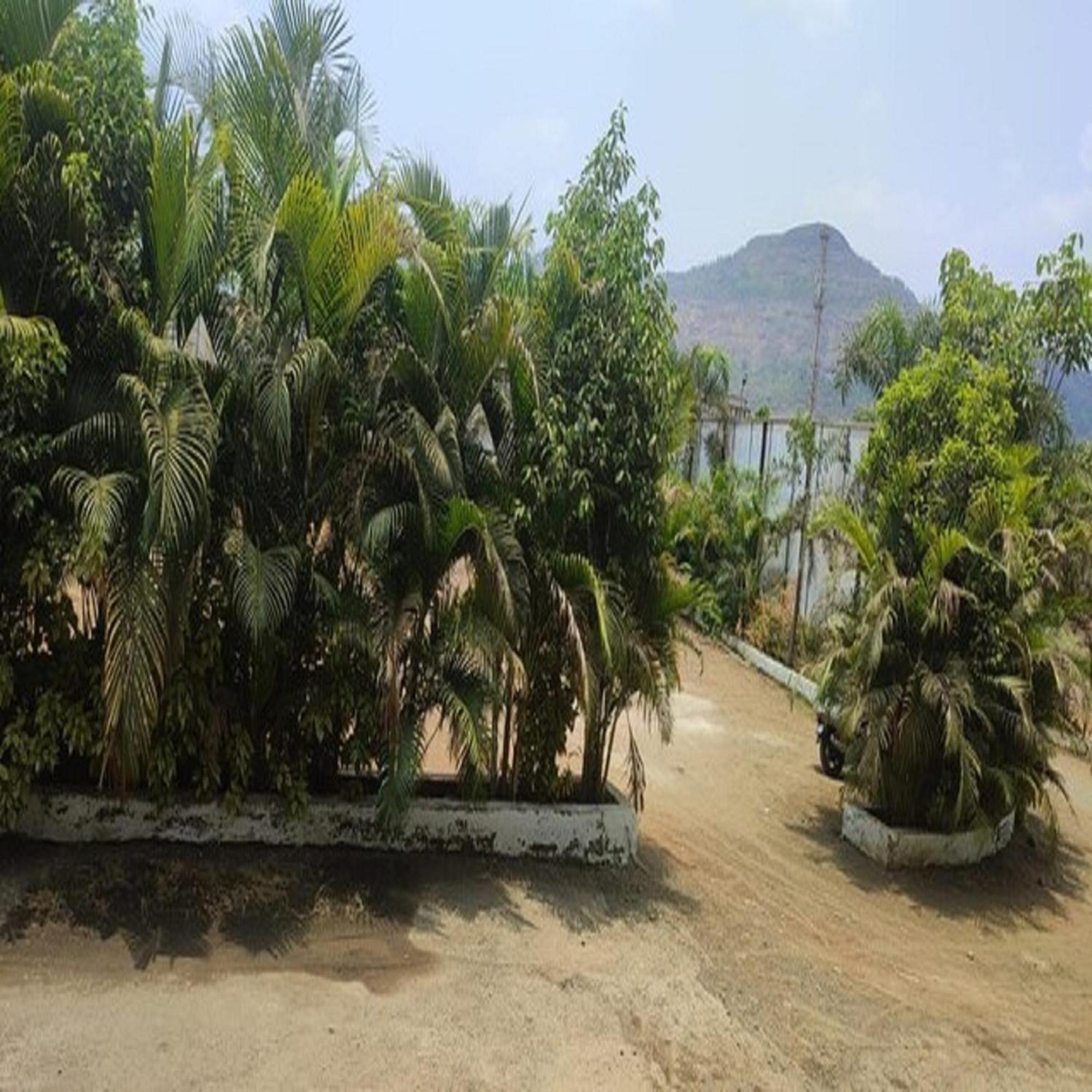 Hotel Metro Palace Resort Karjat Eksteriør bilde